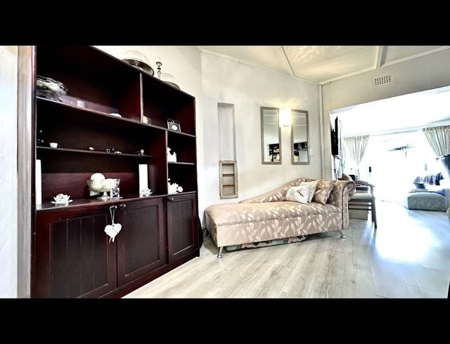 5 BEDROOM HOUSE FOR SALE IN ORMONDE